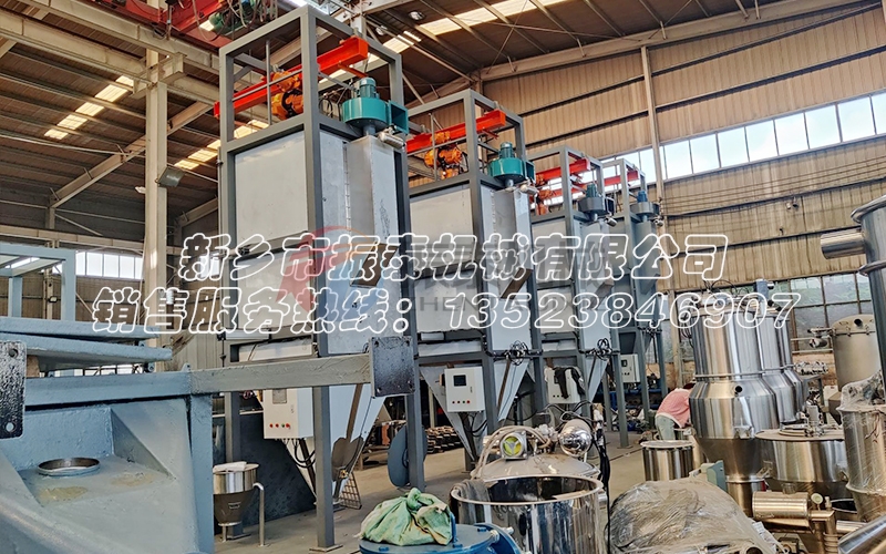 解密鈦白粉噸袋拆包機(jī)，讓你輕松應(yīng)對(duì)粉塵問(wèn)題